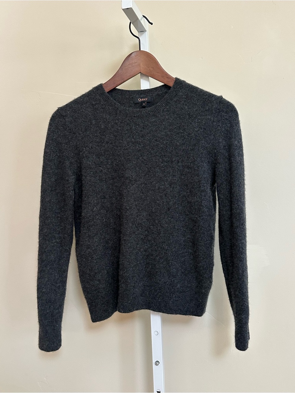 Quince S Heather Charcoal Mongolian Cashmere Crewneck Sweater Quiet Luxury